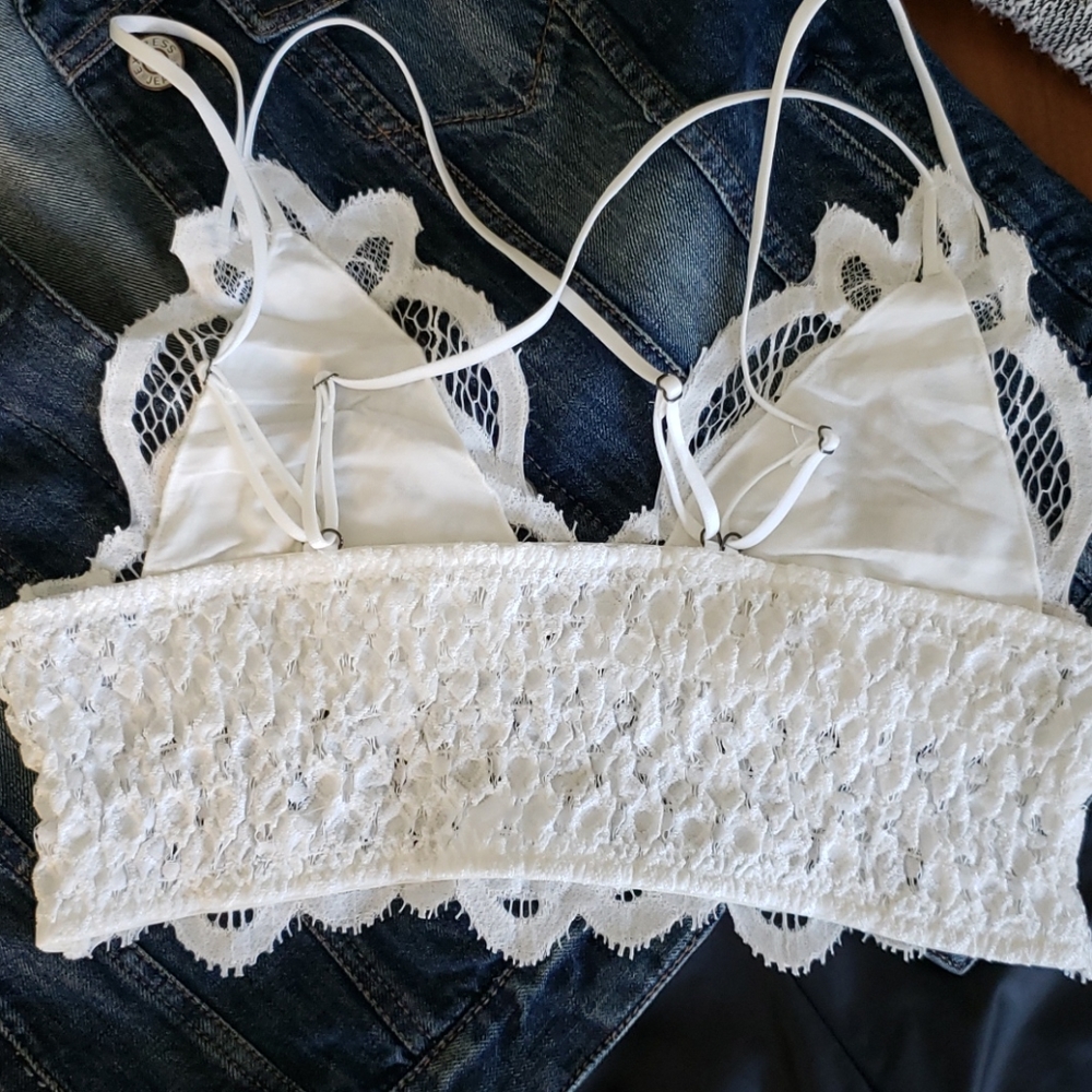 "ADELLE" White Crochet/Lace Bralette & Crop - Picture 8 of 8